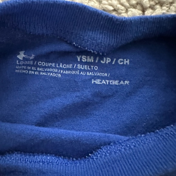 Under Armour Graphic Tshirt. Boys YSM- Blue/Red - Picture 2 of 2